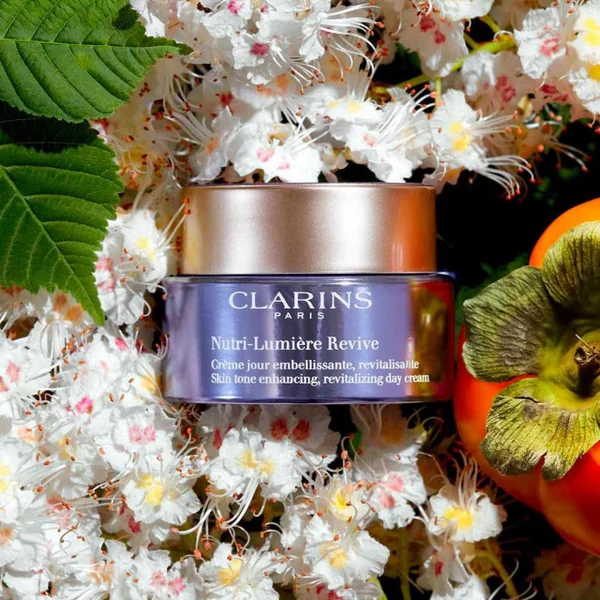 Clarins - Nutri-Lumière Revive Crème Jour Embellissante et Revitalisante
