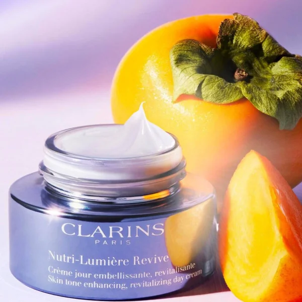 Clarins - Nutri-Lumière Revive Crème Jour Embellissante et Revitalisante