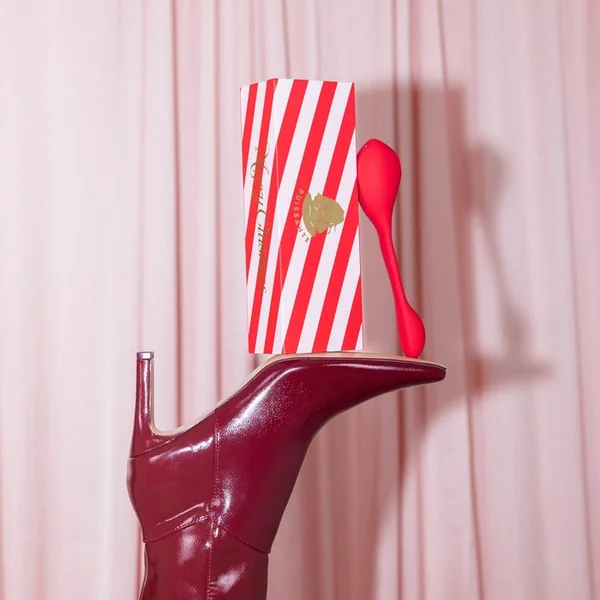 COCO DE NOËL - Vibromasseur Stimulateur Clitoridien et Vaginal Rouge et sa Pochette de Voyage Offerte