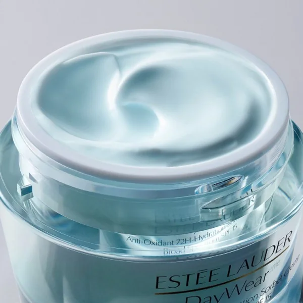 Estée Lauder - DayWear Crème hydratation 24h multi-protection SPF 15 - Peaux normales à mixtes
