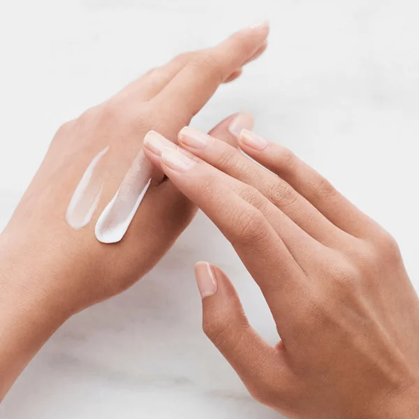 Estée Lauder - Revitalizing Supreme+ Bright Émulsion douceur éclat