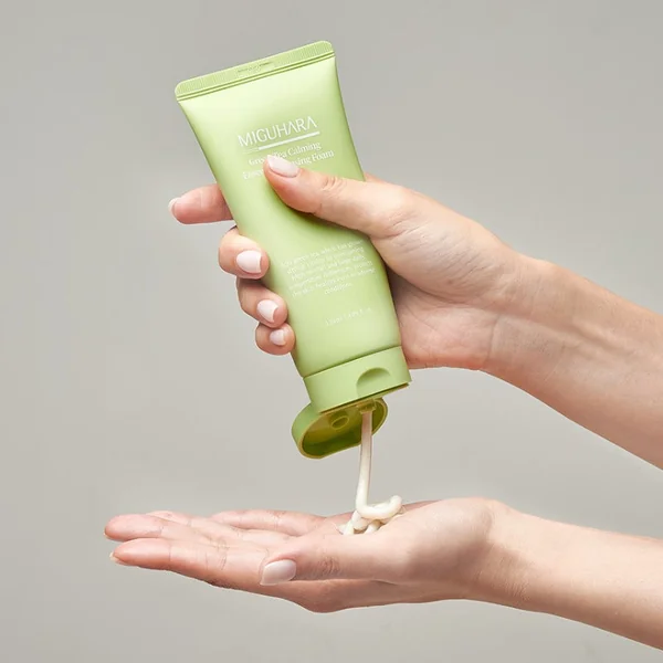 Green Tea Calming Essence Cleansing Foam Origin