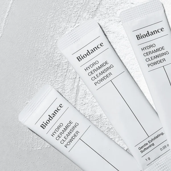 Hydro Ceramide Cleansing Powder