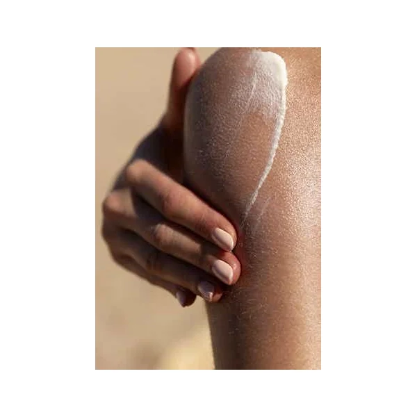 Lait et crème après-soleil : les soins pour garder une belle peau cet été