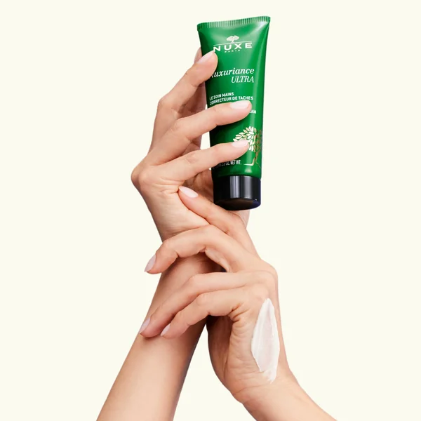 Le Soin Mains Correcteur de Taches