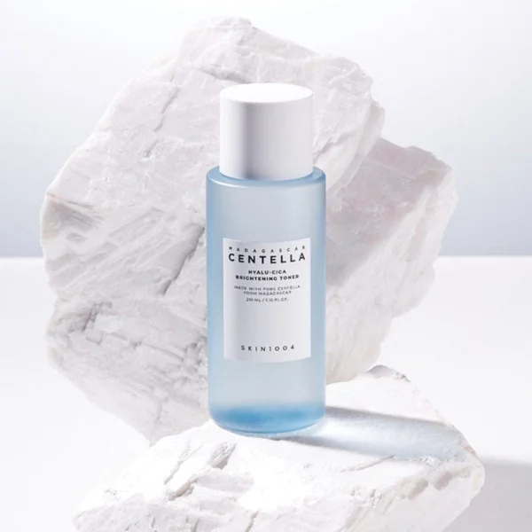 Madagascar Centella Hyalu-Cica Brightening Toner