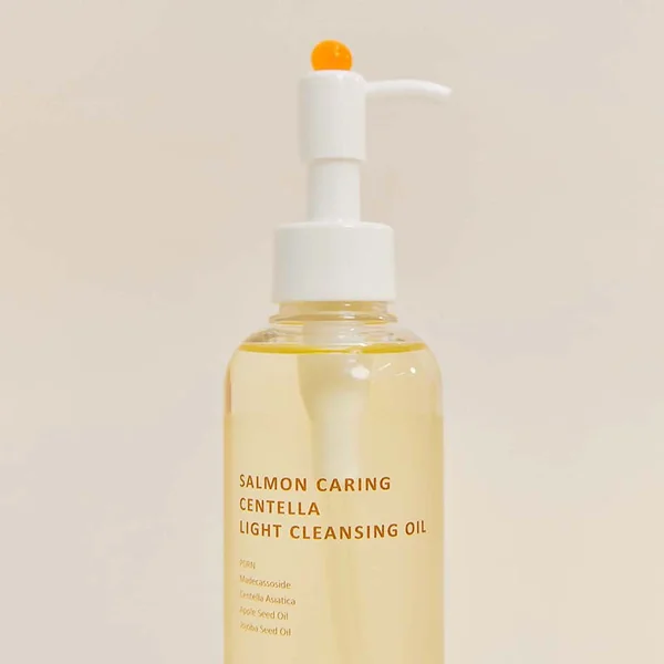 Salmon Caring Centella Light Cleansing Oil