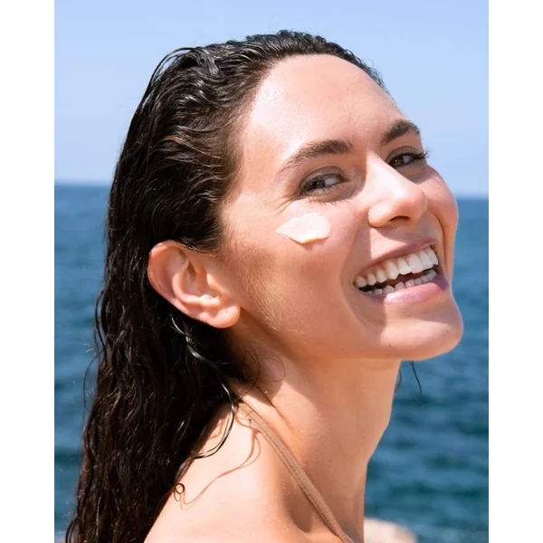 SUN SECURE BLUR - Crème Mousse Solaire Flouteur Optique SPF50+ - Visage - Peaux Sensibles, 50ml