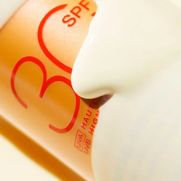 SUN - Spray Solaire Délicieux SPF30 - Visage et Corps - Tous Types de Peaux, 150ml